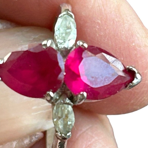 Vintage Ring Double Ruby Hearts W/Clear Crystals Silver Electroplate 18 KCE Sz 6 - Picture 2 of 7
